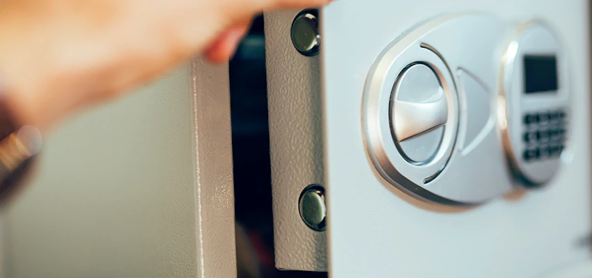 Fingerprint Safe Openers in Riverside, CA