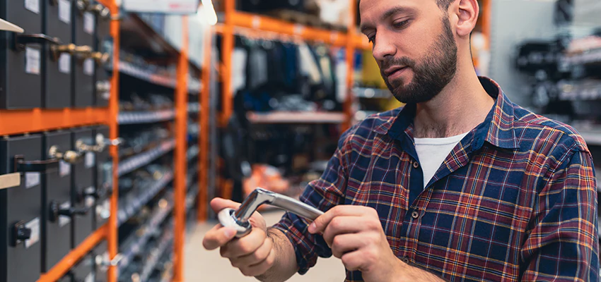 Locksmith For Retail Stores Lockout Services in Riverside, California