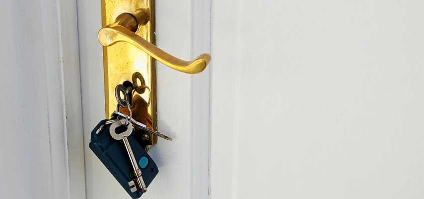 Broken Door Key Extraction in Riverside, CA
